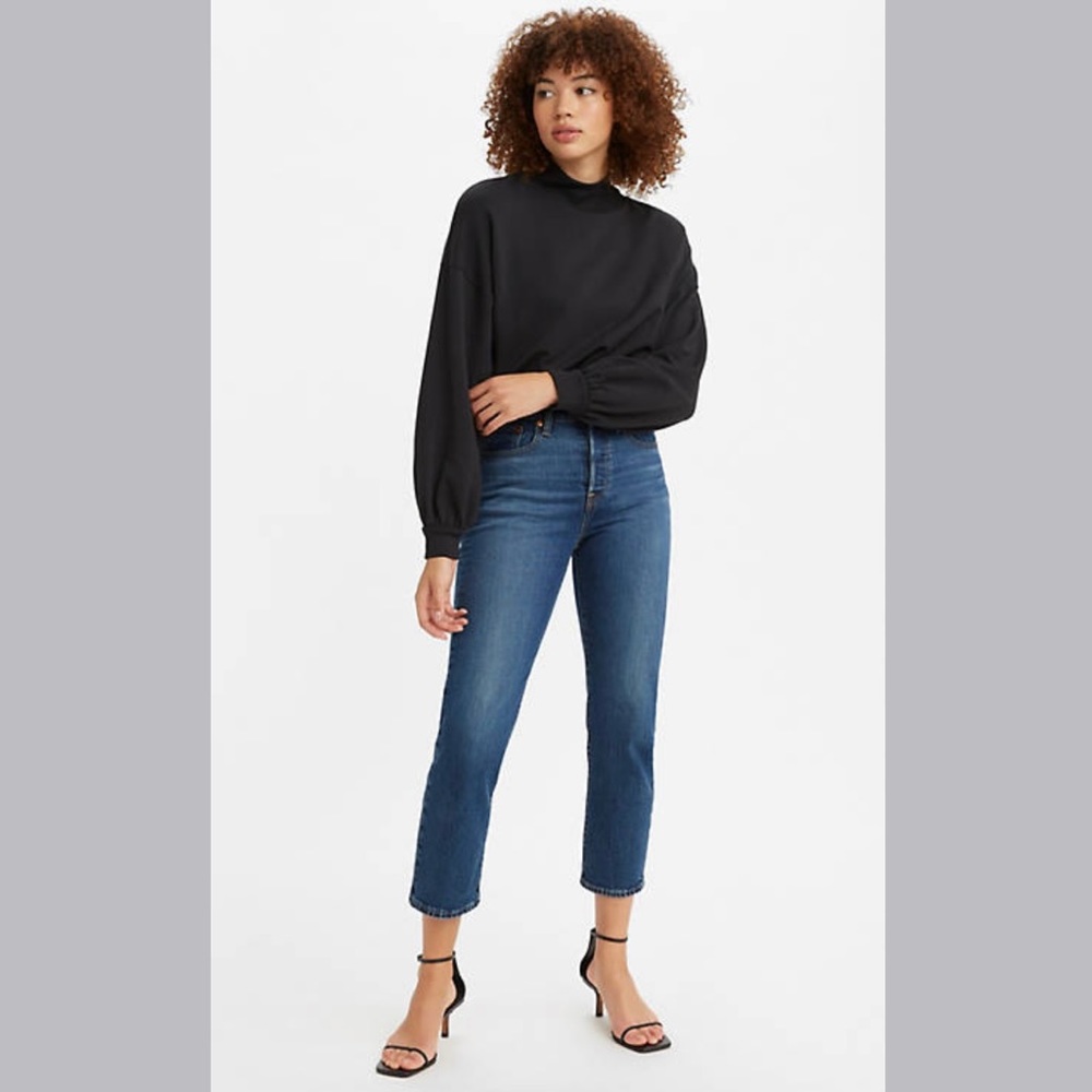 Levi’s Wedgie Fit Medium Wash Size 27